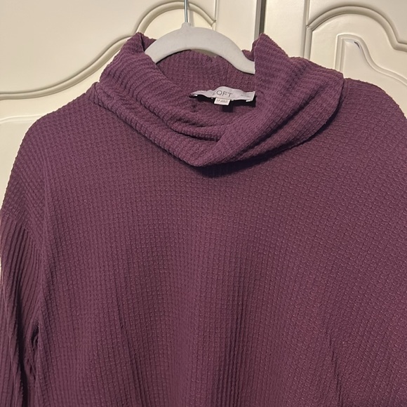 LOFT Petite Burgundy Waffle / Thermal Turtleneck LP - Picture 4 of 6